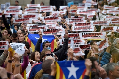 スペイン憲法裁、カタルーニャ独立宣言を無効化