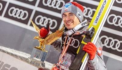 ストフがジャンプ週間で初の総合優勝