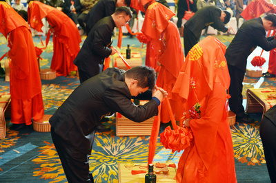 中国で「結婚資金ローン」に批判殺到、背景に「借金嫌い」の文化