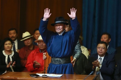 モンゴル大統領に野党バトトルガ氏 経済問題の解決に意欲