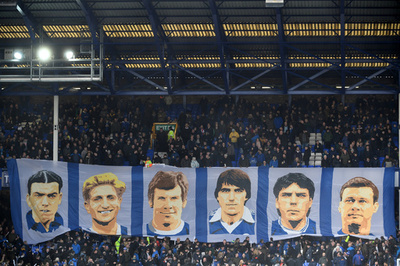 【今日の1枚】巨大な肖像画はファンの気持ち 英リバプール