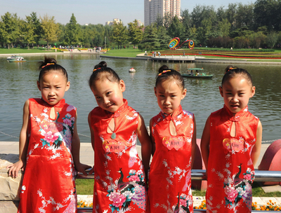 双子や3つ子、4つ子も多数！北京で双子祭り開催