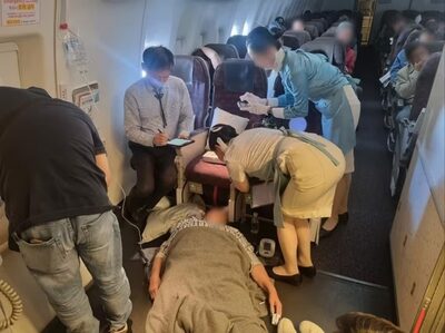 機内に重症患者、離陸直後の「ドクターコール」…立ち上がった「学会で移動中」の韓国人医師7人