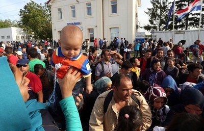 クロアチア、今後2週間で移民2万人流入の見通し