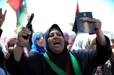 米国、リビア反体制派に食糧支援 12万食