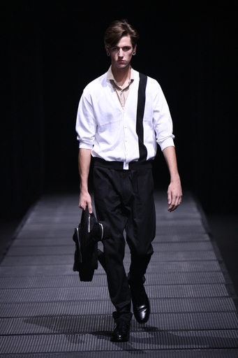 ＜10年春夏東京・コレクション＞ラッド ミュージシャン、新作を発表