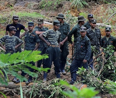 新婚旅行で「地の果て」から転落、蘭男性 初の生還者に