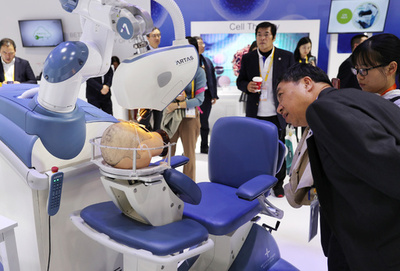 中国の若者、抜け毛に悩む 「外見偏差値」に影響