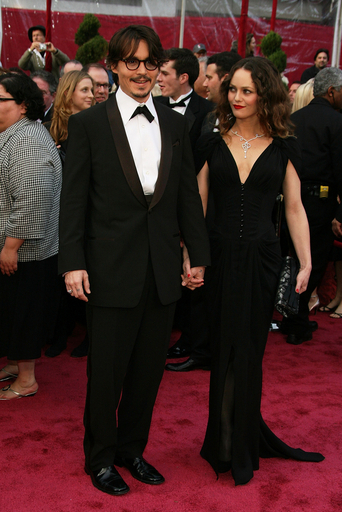 ジョニー・デップ、V・パラディと破局