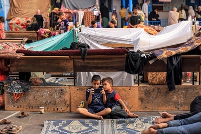 ガザ地区北部でも南部でも、避難する人々