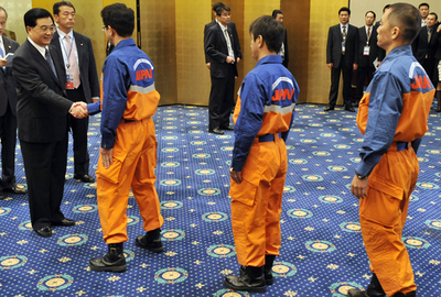 胡主席、日本の四川援助隊に感謝を表明