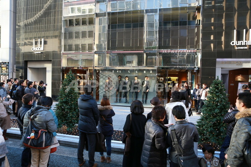 アルフレッド　ダンヒルが銀座の街と男性をオシャレにする