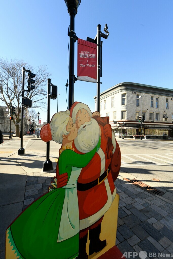 米パレード車突入、運転手を殺人で訴追へ 別事件から逃走か