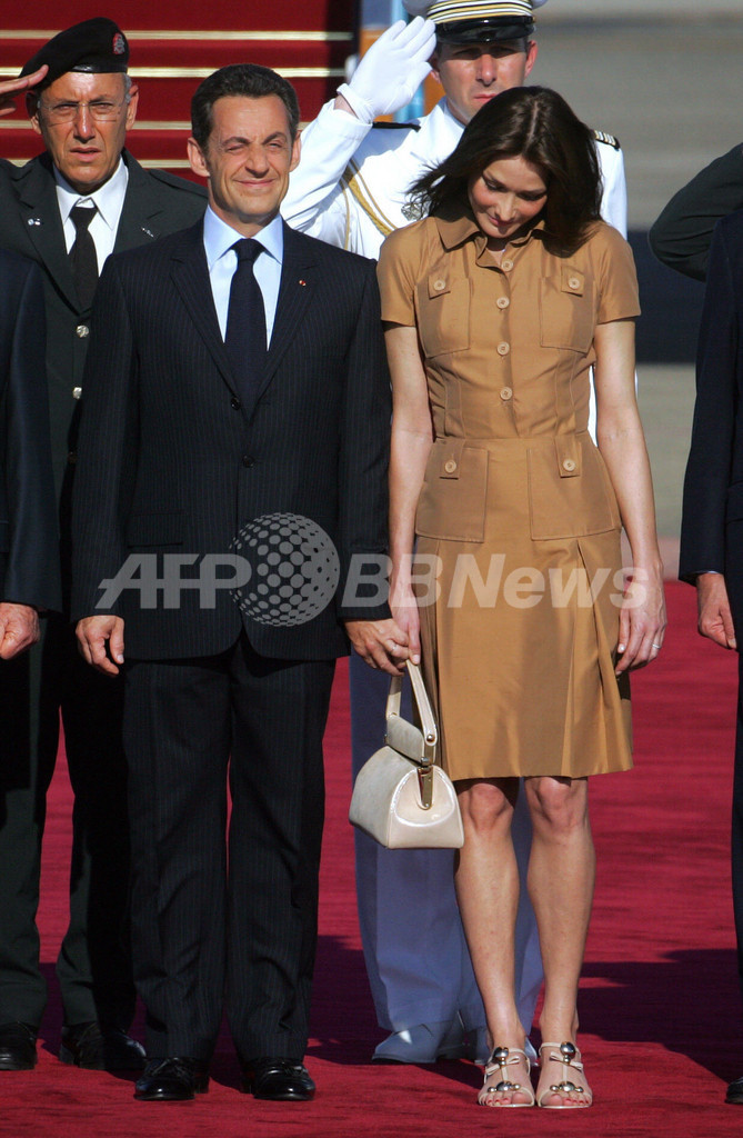 サルコジ仏大統領、夫人とともにイスラエル訪問 両国の関係強化目指す