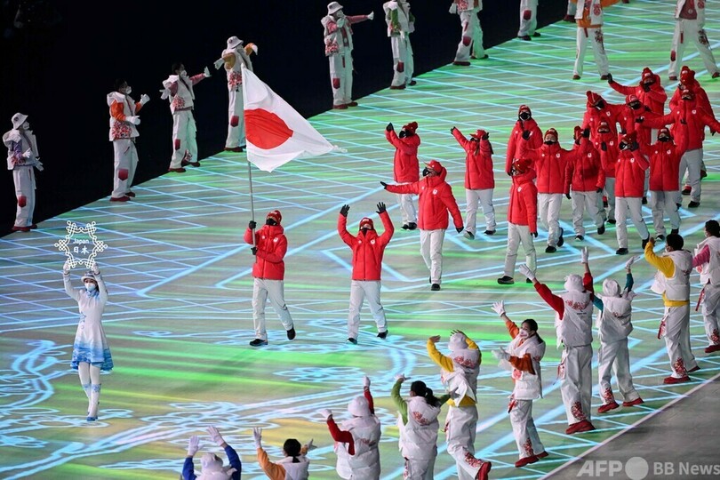 日本選手団が入場行進 北京冬季五輪開会式