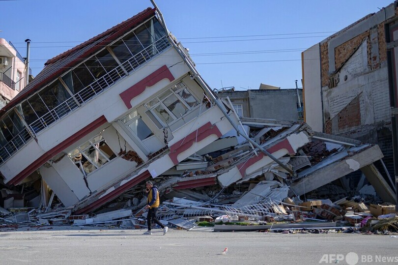 発生から11日、14歳少年と男性2人救出 トルコ・シリア地震