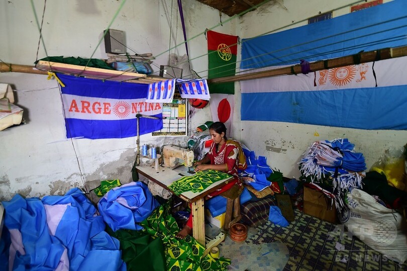 旗を売れ！W杯フィーバーに沸くFIFAランク194位の国