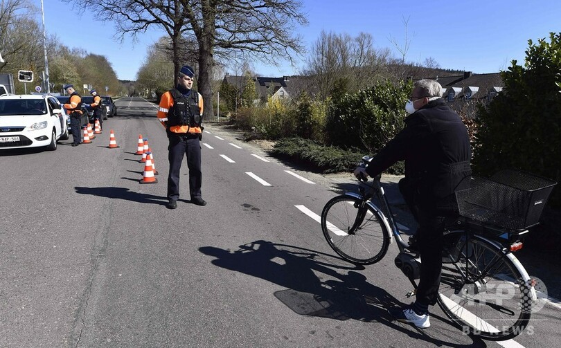 「コロナだ！」と警官につば吐きは犯罪行為、最大2年の禁錮刑に ベルギー