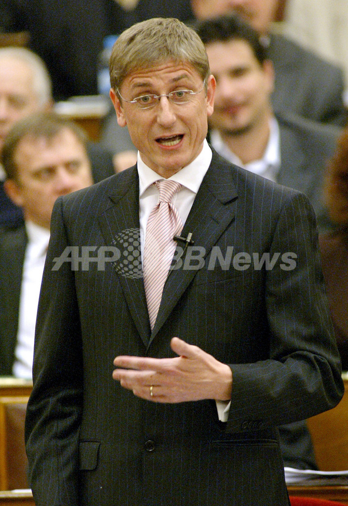 続投のジュルチャーニ首相、施政方針演説 - ハンガリー