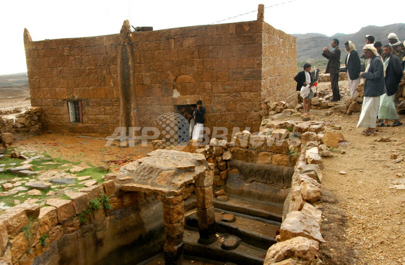 イエメン、モスクでの銃乱射で17人死傷