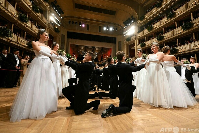 ウィーンのオペラ座舞踏会、3年ぶり開催