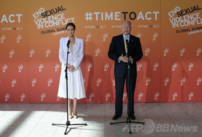 A・ジョリーさん「紛争下の性暴力、恥じるべきは加害者」 英で国際会議