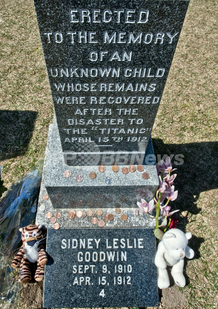 タイタニック号沈没から100年、各地で追悼式