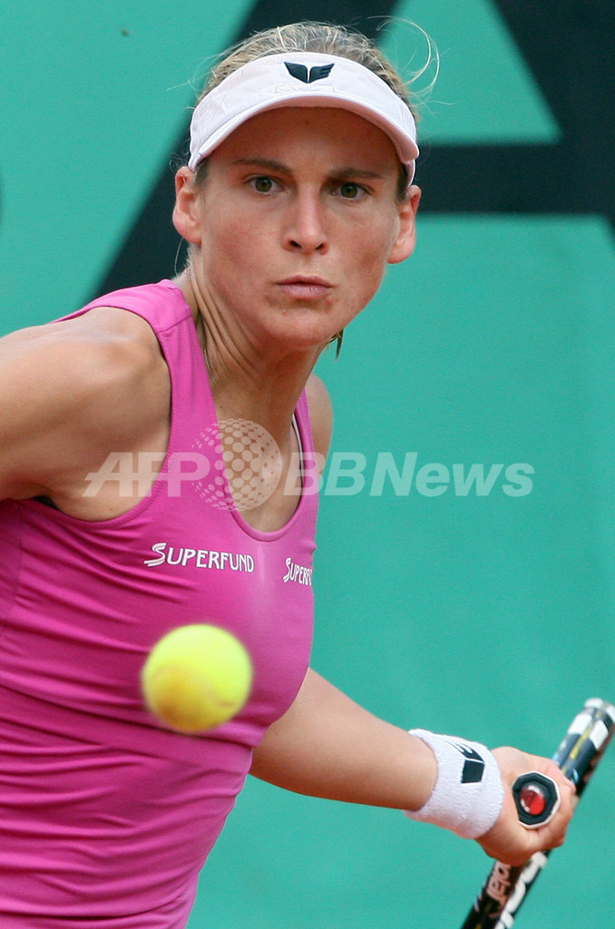 エナン ストレートでバンマーを破り準々決勝へ