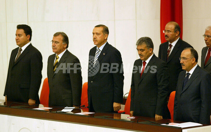 トルコ議会、新議員が就任の宣誓