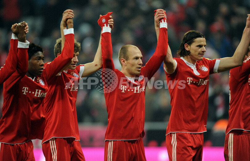 バイエルン ロッベンの2得点で逆転勝ち、ボルフスブルクは4得点