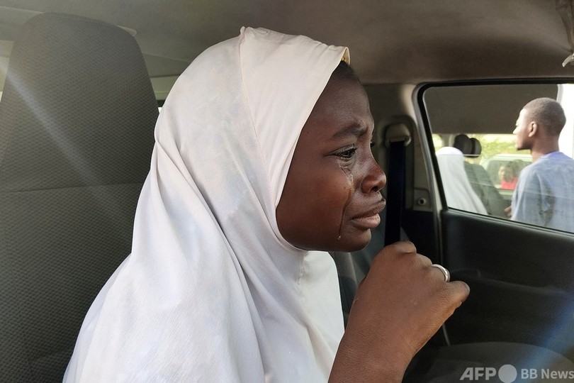 拉致された女子生徒ら、家族と再会 ナイジェリア