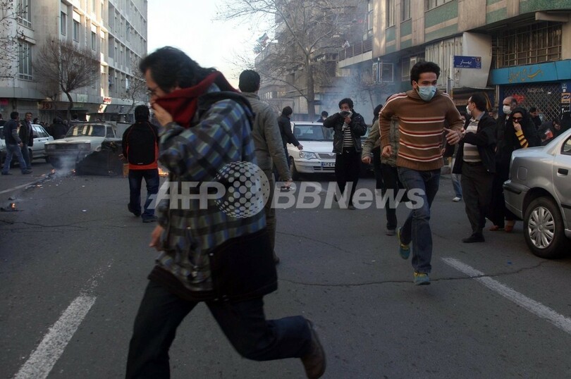 イランにも反政府デモ波及、銃撃で1人死亡