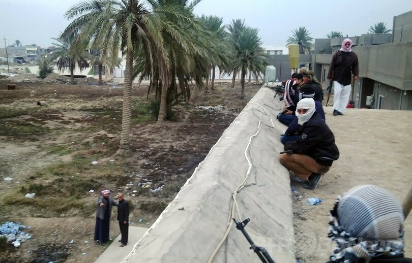 イラクで治安部隊がデモキャンプ排除、10人死亡