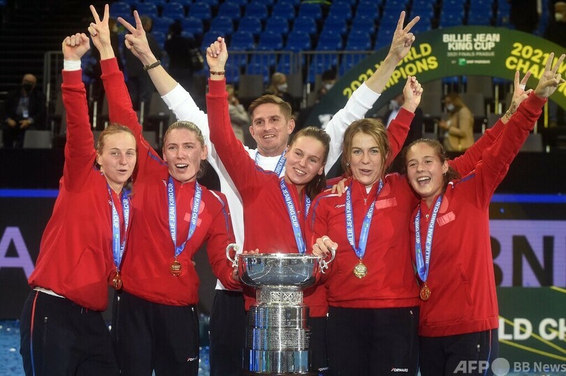 ロシアがBJK杯優勝も「醜い」選手変更が遺恨残す