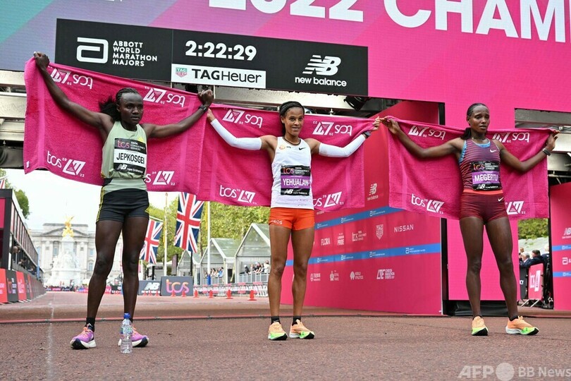 ロンドン・マラソン、キプルトとイェワロウが優勝