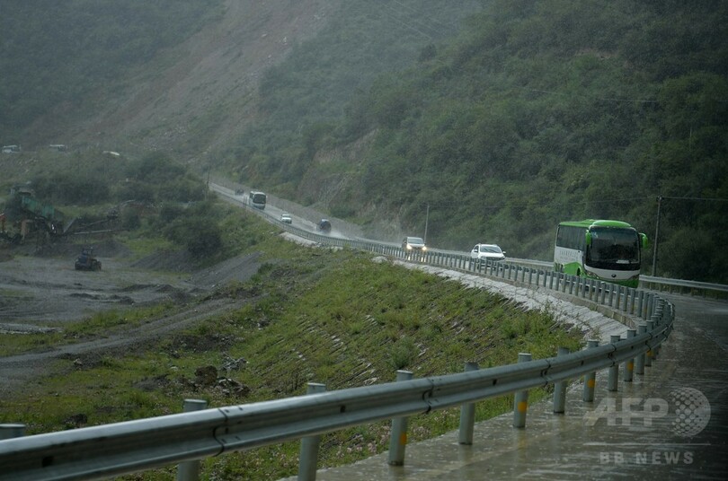 四川・九寨溝の地震　懸命の救助活動続く　外国人もけが