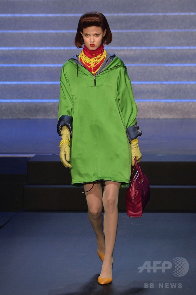 ラストショーはミスコン風の演出、「ジャンポール・ゴルチエ」15年春夏