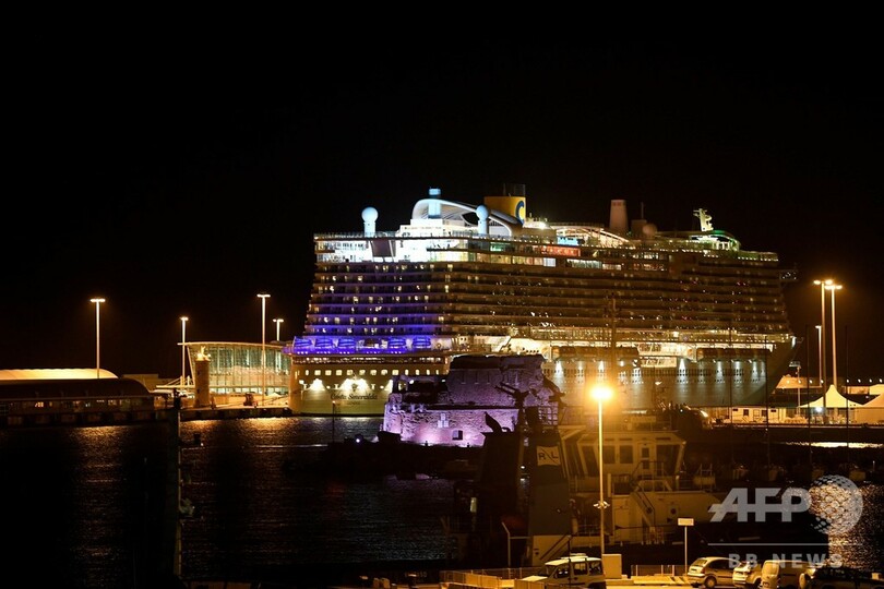新型肺炎疑いで足止めの伊客船、体調不良の乗客は陰性 下船可能に