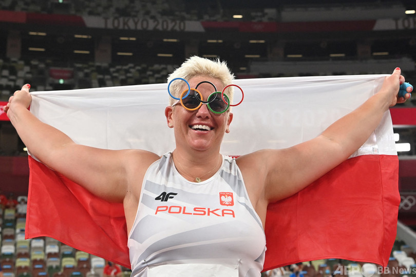 ムーが800m金、ハンマー投げはウロダルチュク3連覇 陸上女子