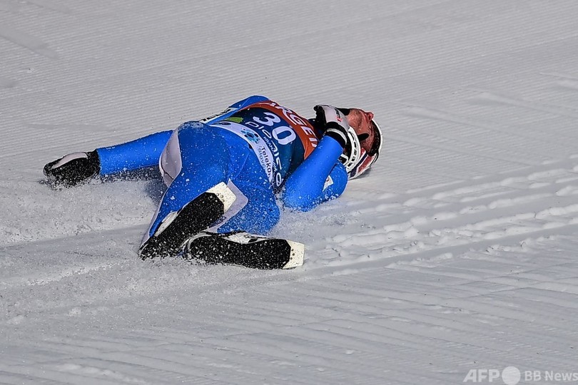 スキージャンプ五輪金メダリスト、大転倒も「回復の見込み」