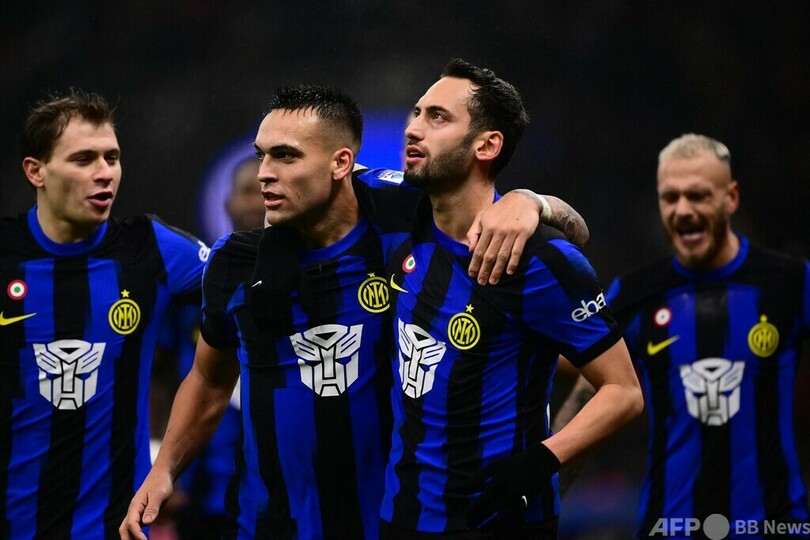 インテル大勝で首位キープ、ミランは黒星で後退