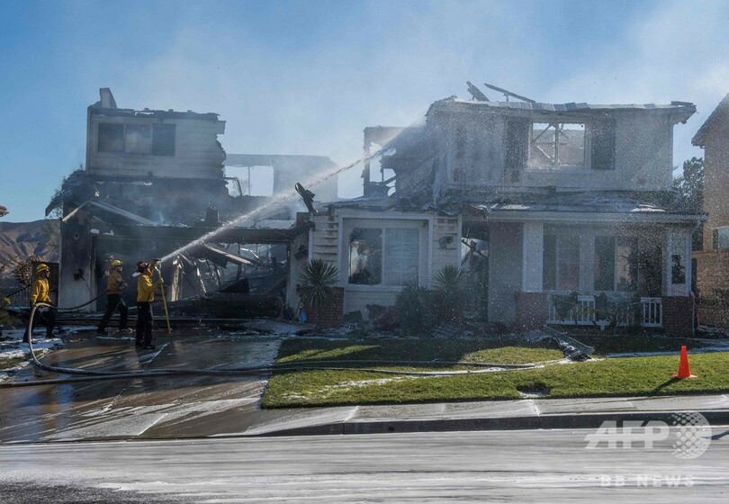 米カリフォルニア州の山火事、勢い増す恐れ 大規模停電のリスクも