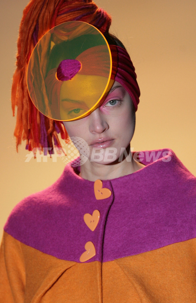 ＜08/09年秋冬パサレラ・シベレス＞アガタ・ルイス・デ・ラ・プラダ、新作を発表