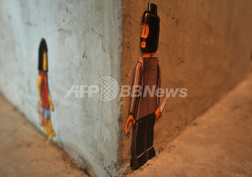 犯罪の増加憂うレゴ人形風グラフィティ、マレーシアで話題に