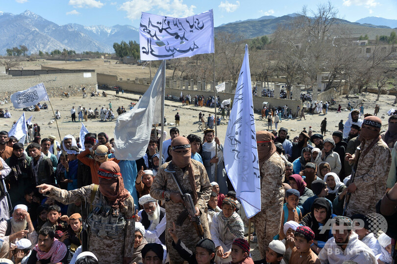 トランプ氏、タリバン幹部と電話会談「とても良い会話」