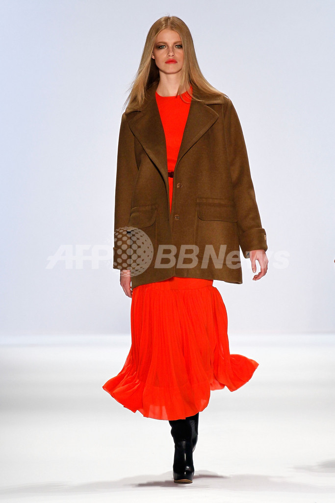 ＜11/12年秋冬NYコレクション＞ジル スチュアート
