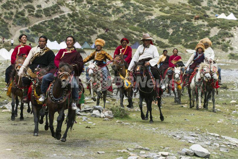 標高4300メートルを駆ける「世界最高所の競馬」、ネパール