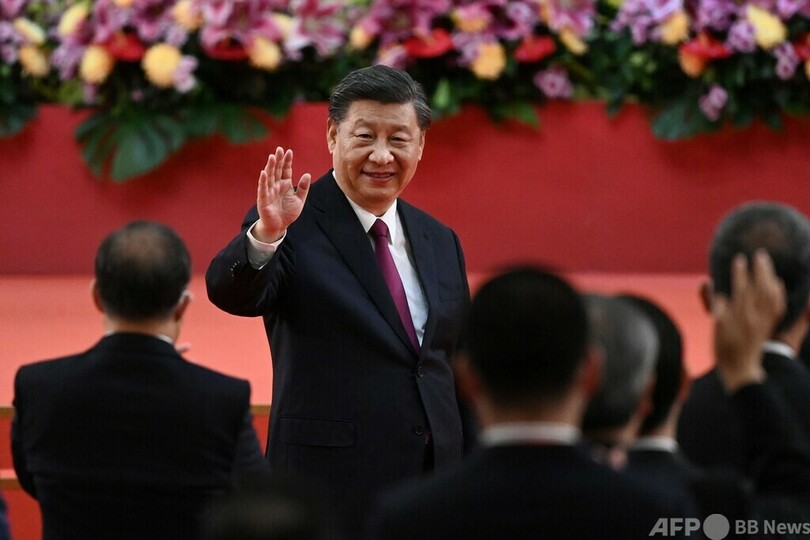 習主席、香港統治を称賛 返還25周年式典
