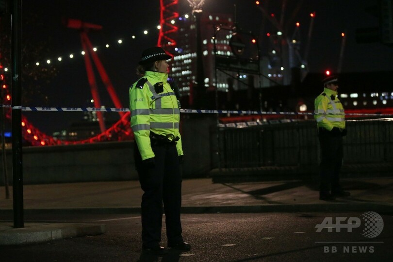 ロンドンのテムズ川に不発弾、軍が処理 帰宅ラッシュ時に橋を封鎖