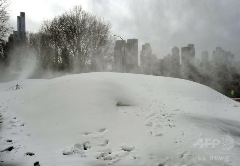 セントラルパークに猛吹雪？かすむ摩天楼、米NY